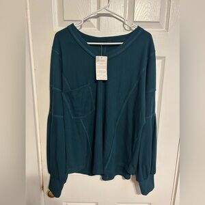 Women’s long balloon sleeve shirt